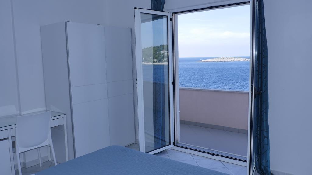 Direkt Am Meer-Apartments Puntaplanka Rogoznica  Εξωτερικό φωτογραφία